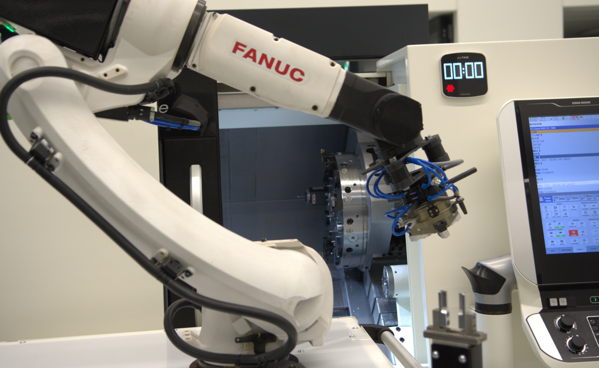 Автоматическая загрузка и разгрузка токарного станка с ЧПУ