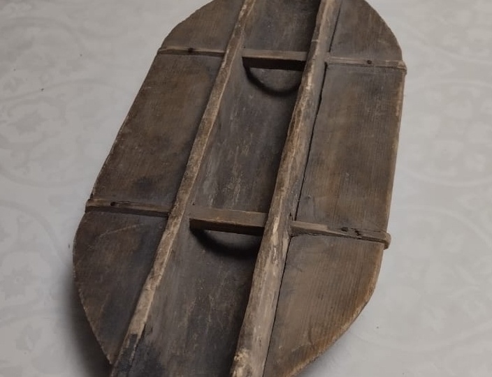 Самую маленькую лодку-ушкуй передали в музей Карелии