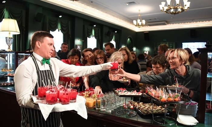    Театральный буфет: почему там такие цены?