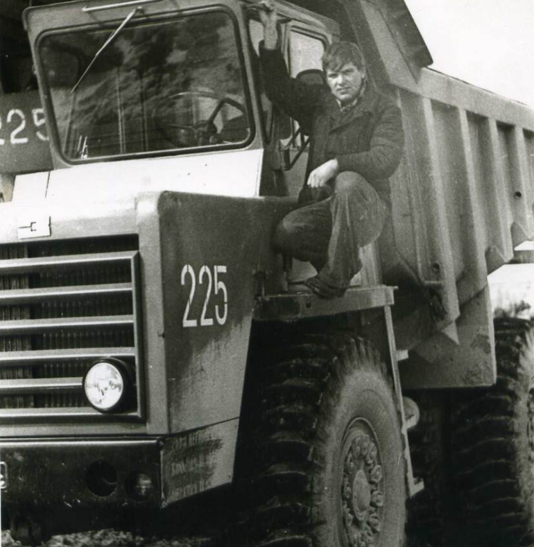 Фото автора. 80 годы двадцатого века. Сержант запаса, в карьере трубки "Сытыканская".