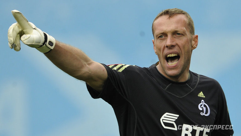 Я в Динамо еще и тренером вратарей работал если что))