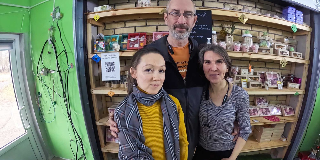 Как москвичи сбежали в деревню и наладили производство ягодного зефира