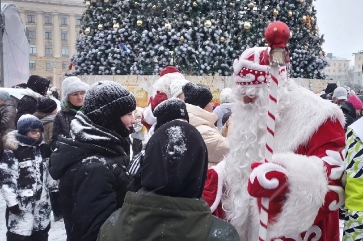    Шествие Дедов Морозов на Площади Ленина переносится на другой день