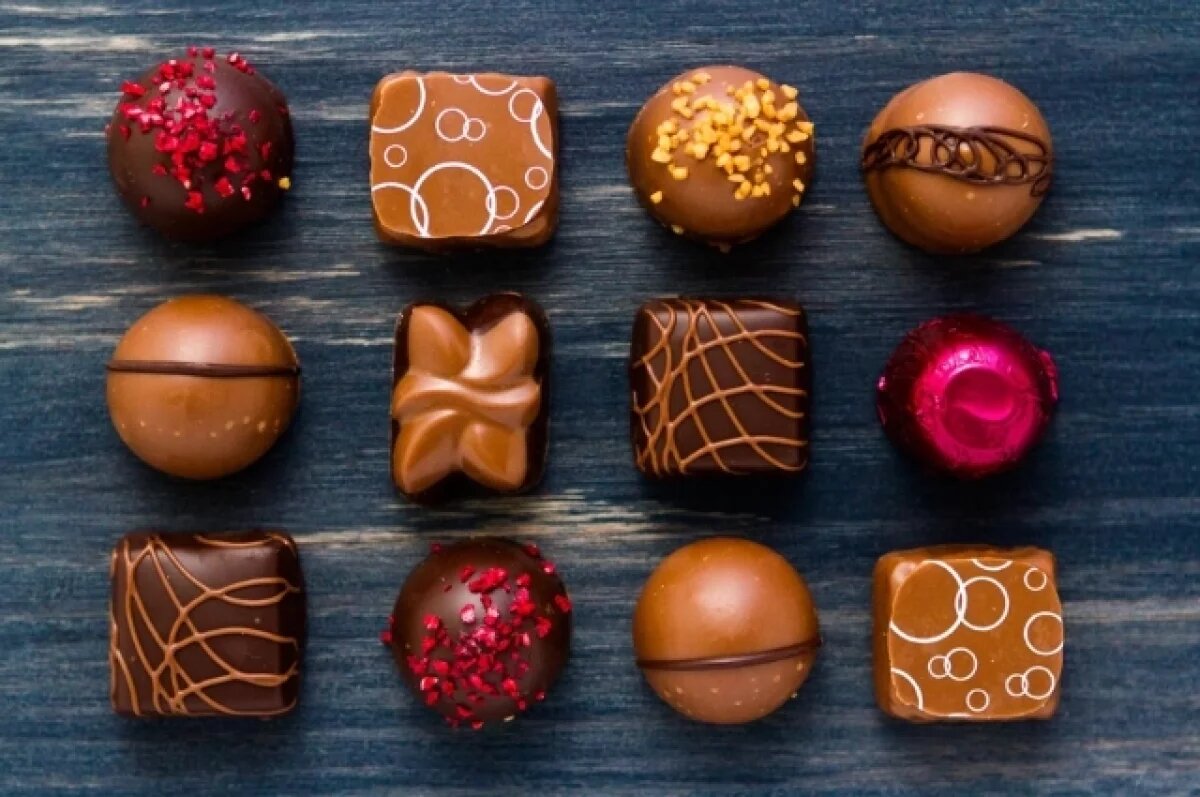    Праздничный стол на Новый год: