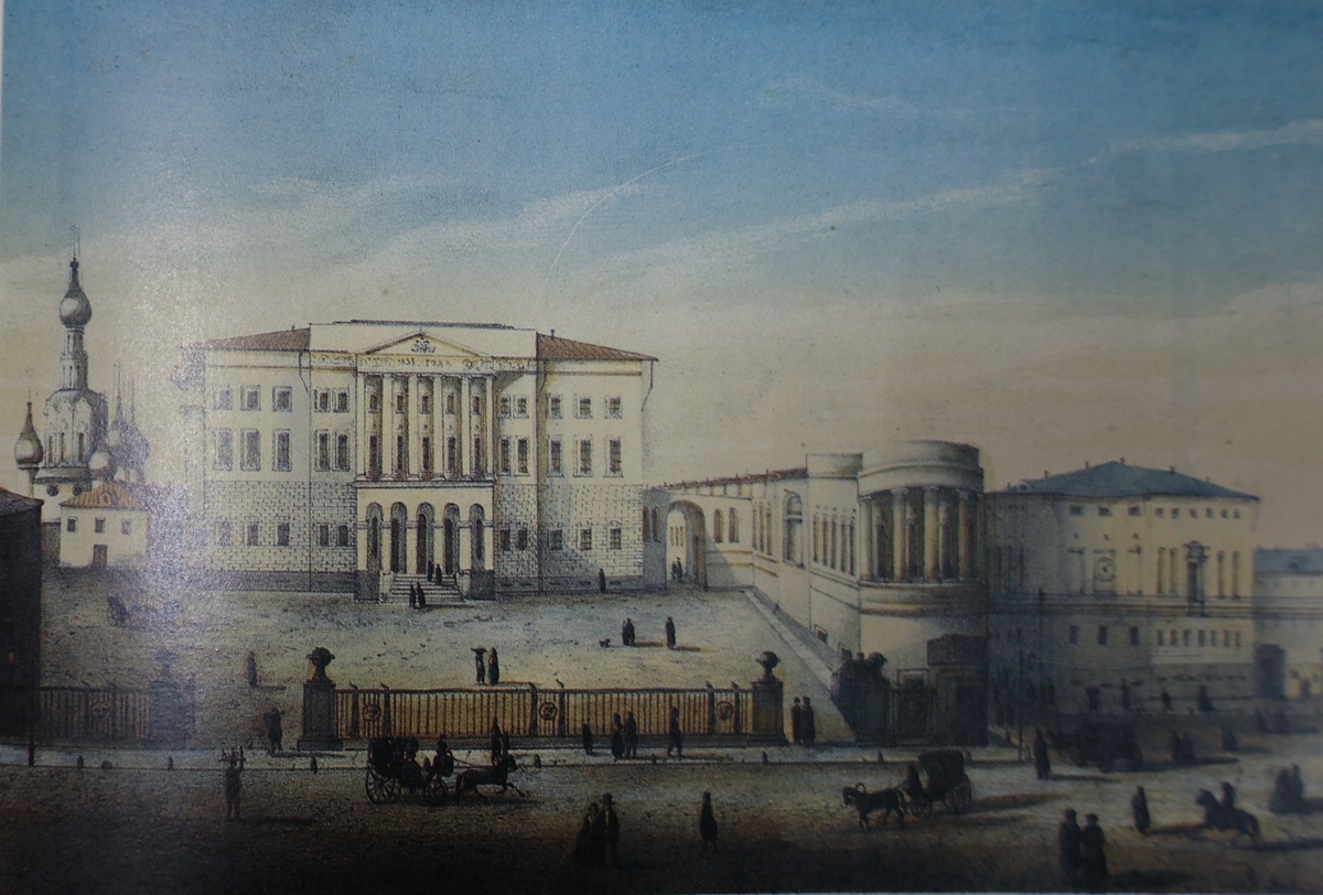 Вид старого и нового здания Московского университета. 