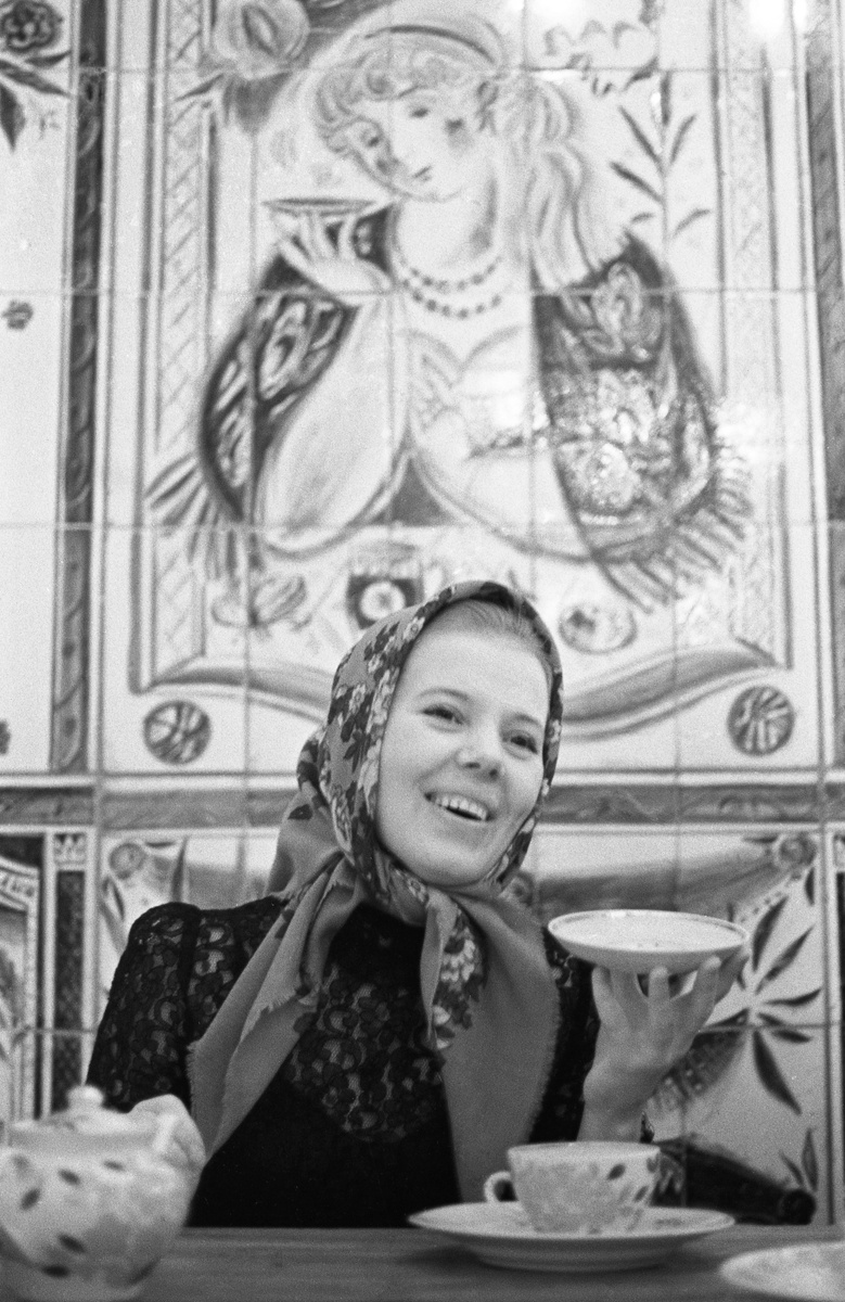    Параллельно с учёбой Сенчина выступала в составе вокальной группы Ленинградского государственного концертного оркестра. В 1970-м артистка окончила училище и присоединилась к труппе Театра музыкальной комедии / Legion-Media / Юрий Белинский/ТАСС