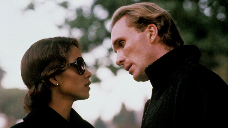    Фото: Кадр из х/ф «Жена богача», реж.: Эми Холден Джонс, 1996г.