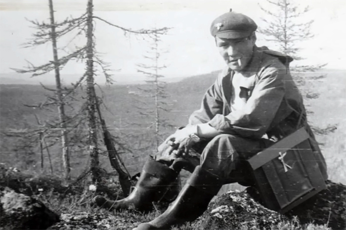 Алексеев Эрик Александрович - начальник отряда