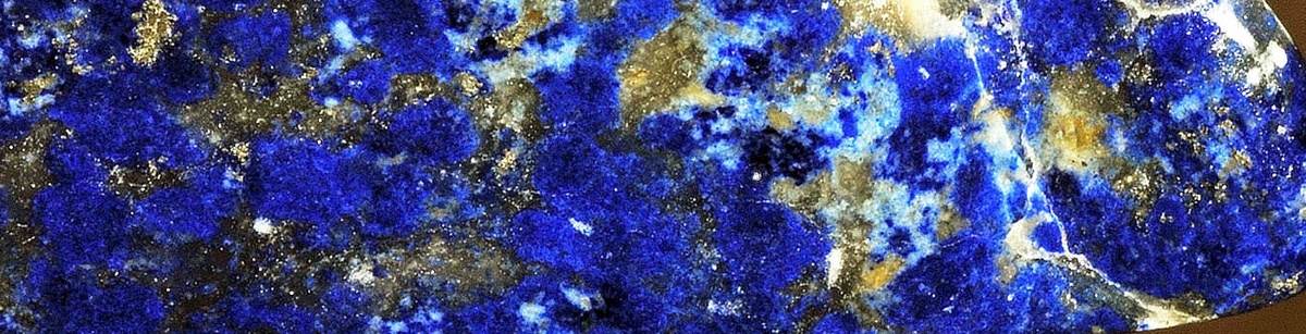 Ляпис-лазурь. Фото в свободном доступе.