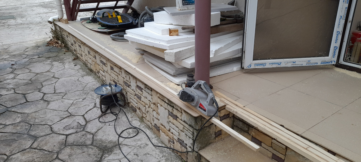 Строгаю доски "на коленках"