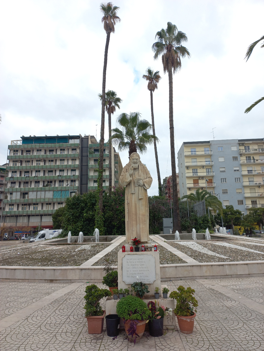мемориал падре Пио в Бари