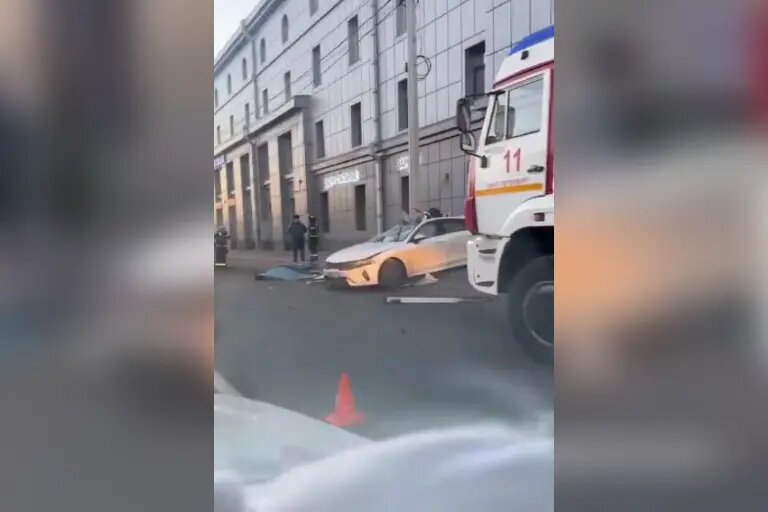    Фото: кадр видео из Telegram-канала «Мегаполис | ДТП и ЧП | Санкт-Петербург | Питер»