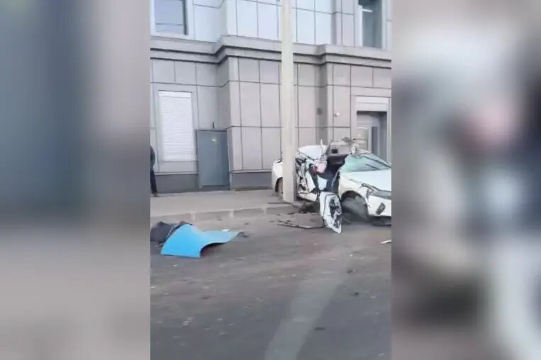    Фото: кадр видео из Telegram-канала «Мегаполис | ДТП и ЧП | Санкт-Петербург | Питер»