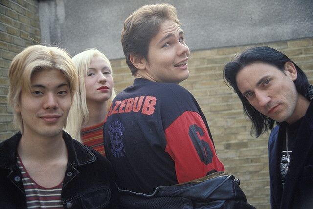 Участники The Smashing Pumpkins в начале 90-х, слева направо: Джеймс Иха (гитара), Д’Арси Рецки (бас-гитара), Билли Корган (вокал, гитара, основной автор)и Джимми Чемберлин (ударные).