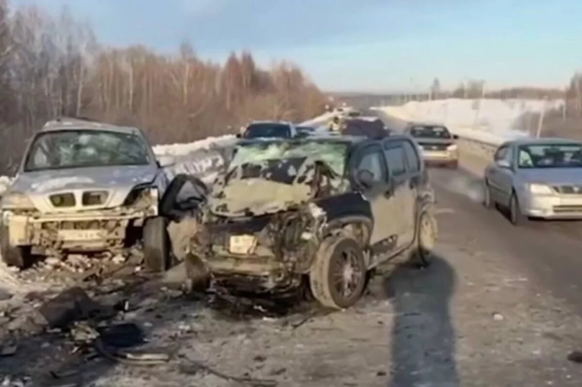    Столкновение на трассе под Новокузнецком унесло жизни трёх человек