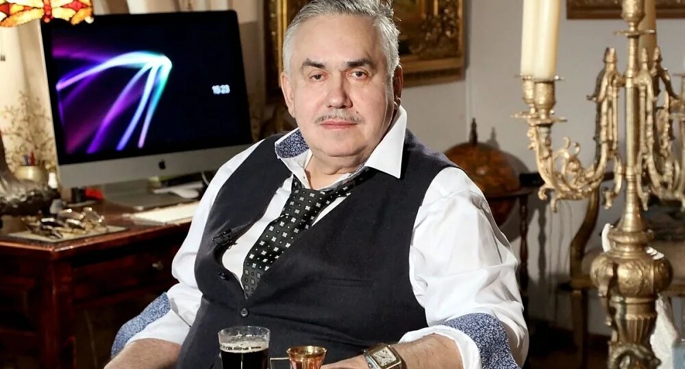 Словно в музее: Как выглядит богатая квартира актера Станислава Садальского