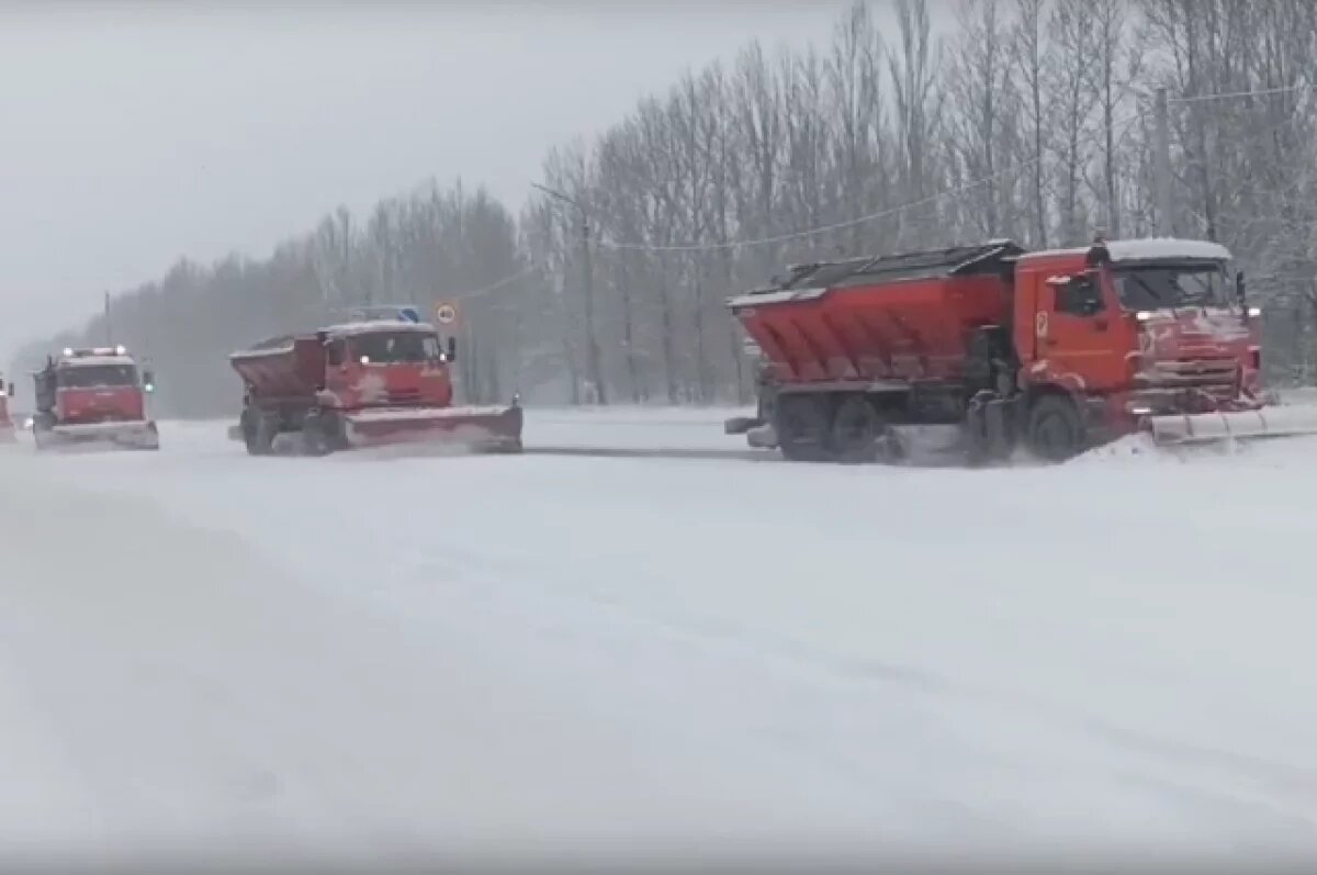    В Ульяновске борются с последствиями первого в этом сезоне снегопада