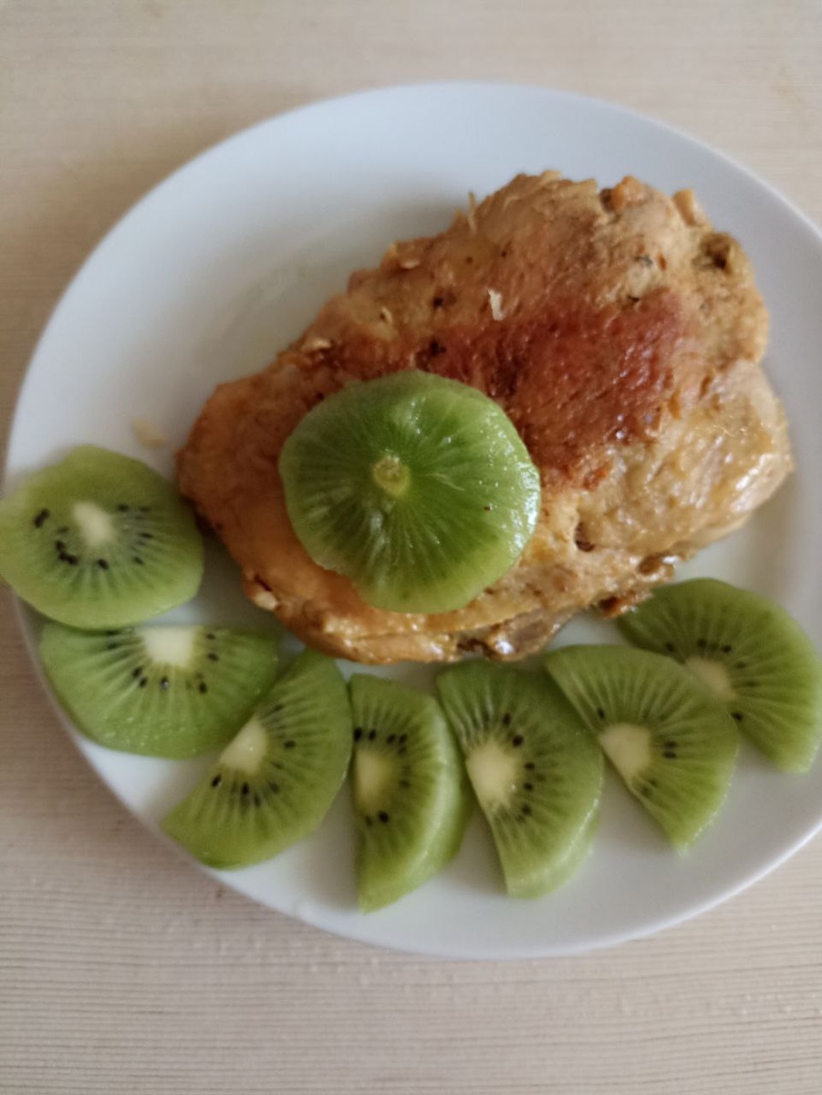 ресторанное блюдо на вашем столе: окорочка с киви