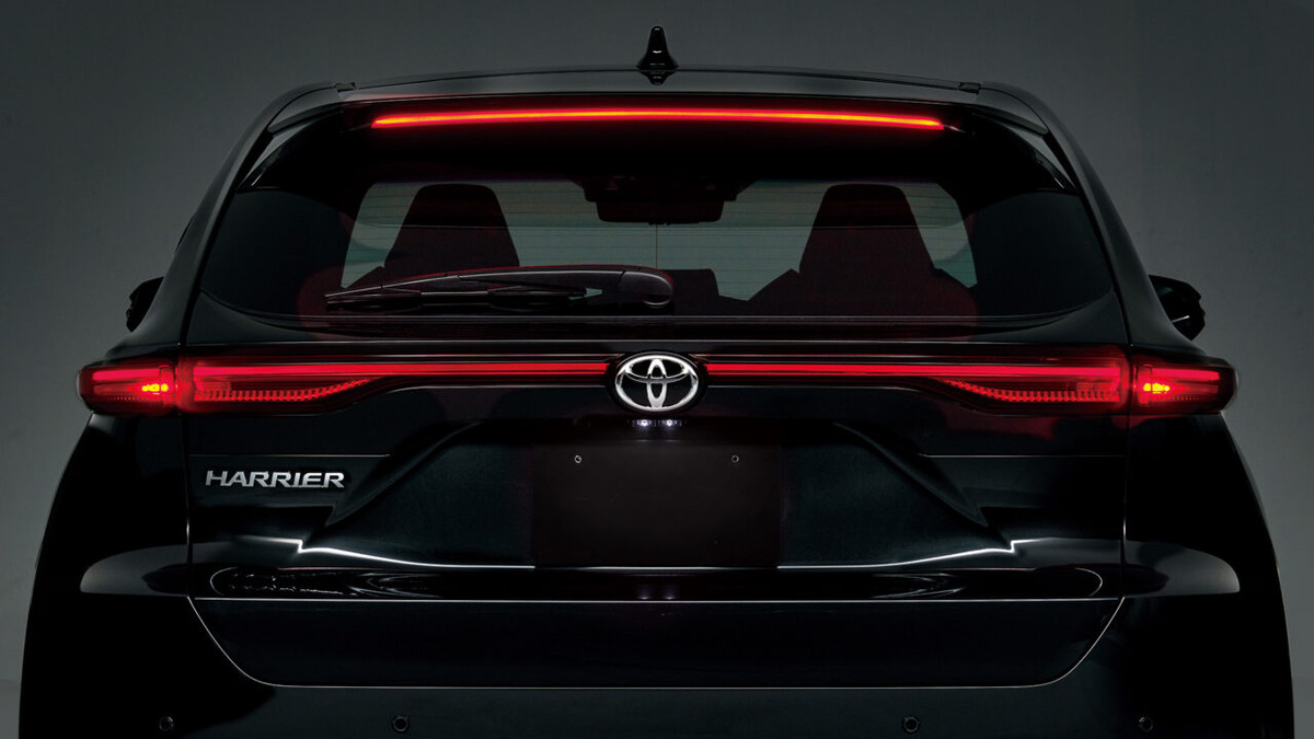    Toyota Harrier. Фото Toyota