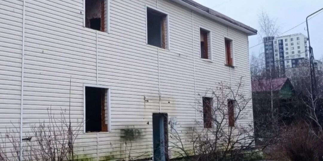 Задели за жилое. В Петрозаводске многодетная семья живёт без света и воды