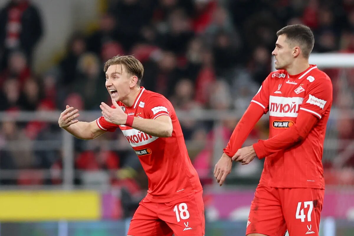 Спартаковцы Наиль Умяров и Роман Зобнин в матче против "Динамо". Фото ФК Спартак 