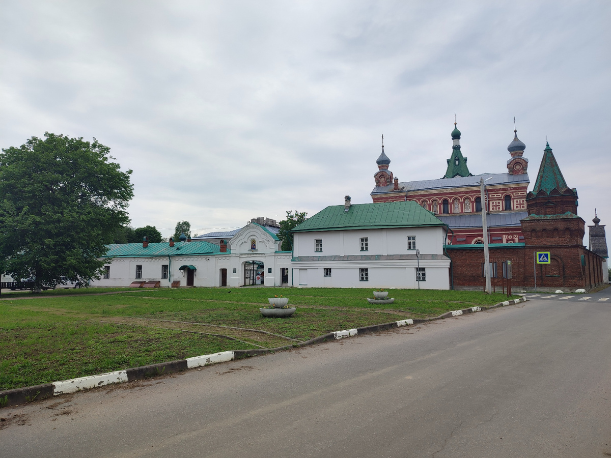 Никольский мужской монастырь. 