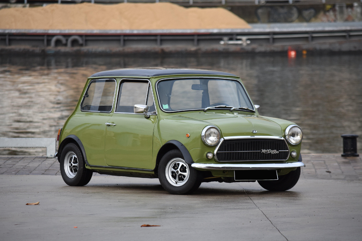 Первый Innocenti Mini представлял собой в чистом виде лицензионного британца.