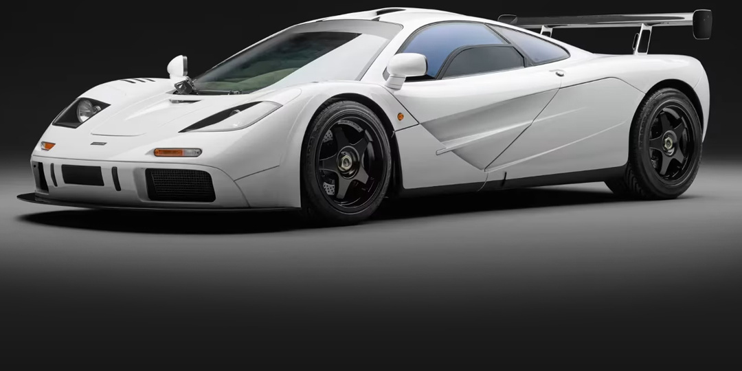 На аукционе в Абу-Даби продали самый дорогой в мире McLaren F1. Итоговая ставка составила $25 317 500 — это около 1 950 000 000 ₽!