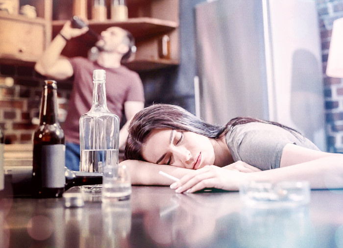 — Звезды предсказали, что ты скоро покинешь нашу семью! — зловещим голосом сказала свекровь... Молодая женщина застыла в шоке… (⅛)