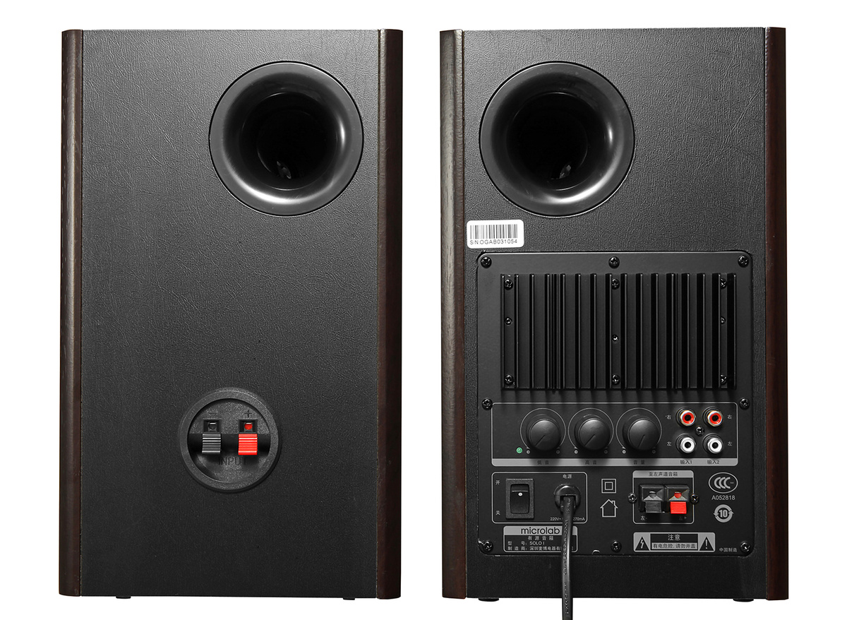 громкость с компа регулировать не проблема ))) ну или залезать рукой за ...