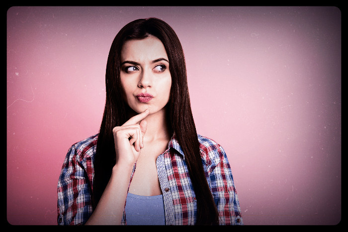 — Звезды предсказали, что ты скоро покинешь нашу семью! — зловещим голосом сказала свекровь... Молодая женщина застыла в шоке… (⅝)