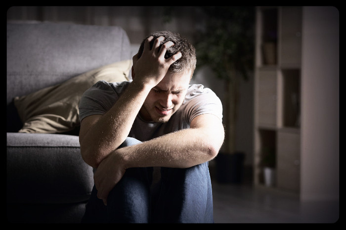 — Звезды предсказали, что ты скоро покинешь нашу семью! — зловещим голосом сказала свекровь... Молодая женщина застыла в шоке… (6/8)