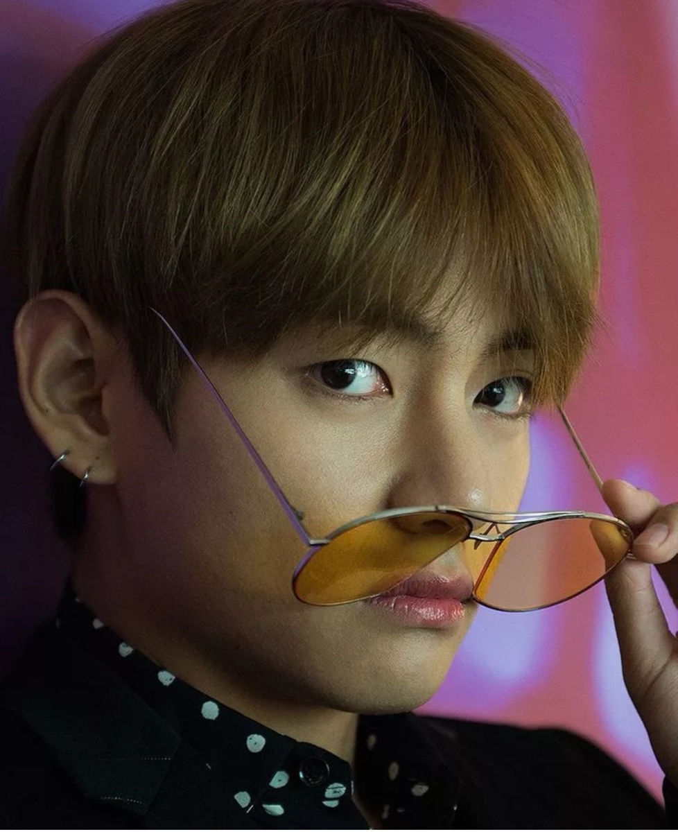 Што? Ким Тэхён из BTS. 