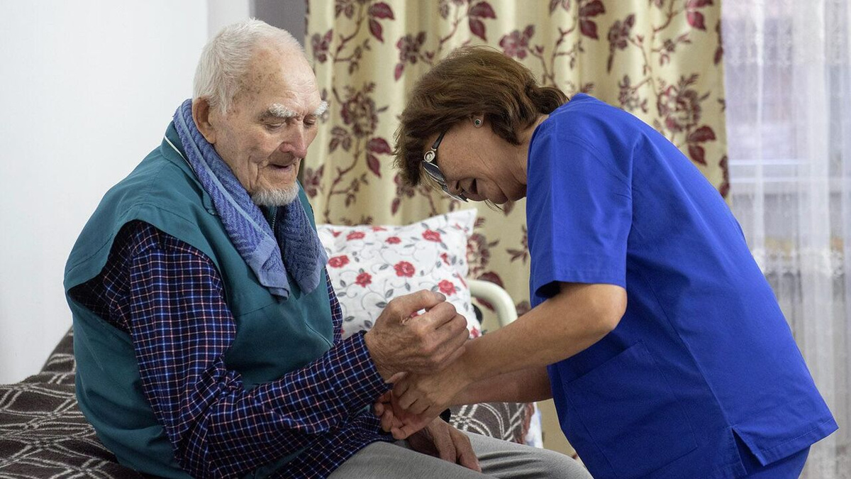 Доплата к страховой пенсии за супруга: права, нюансы и судебная практика