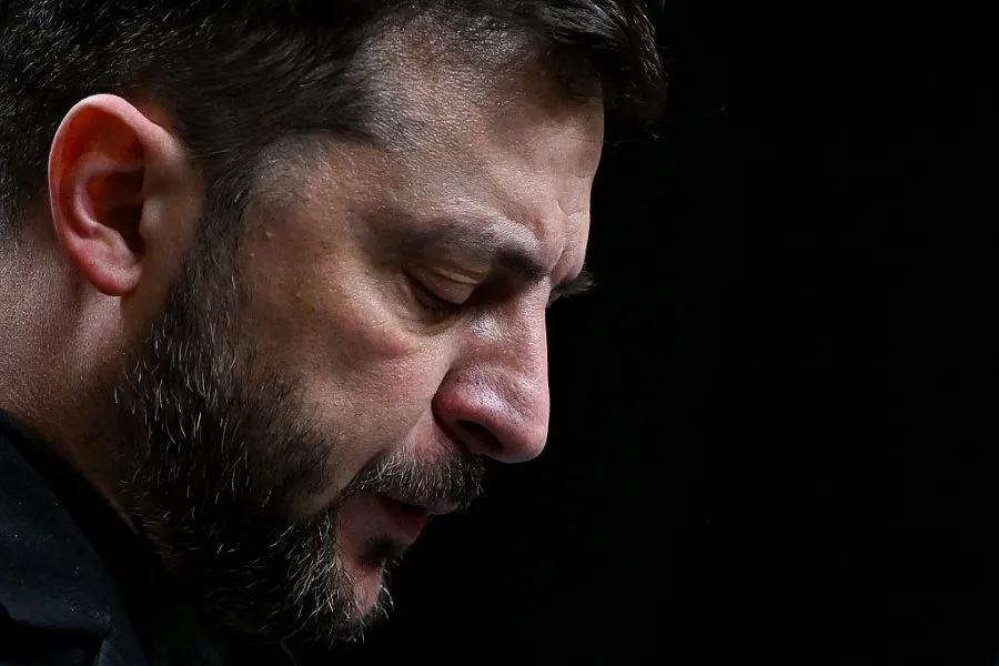 Главнюк чернее тучи.