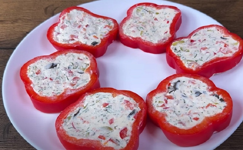 Болгарский перец с нежной сырной начинкой — оригинальная закуска для праздника