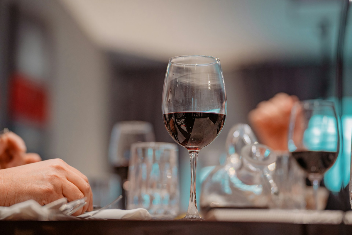 Поговорим о винных сортах с низкой кислотностью и их особенностях