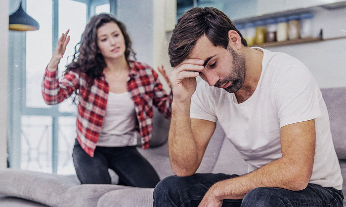 — У меня дочка есть… Прости, что сразу не сказал…