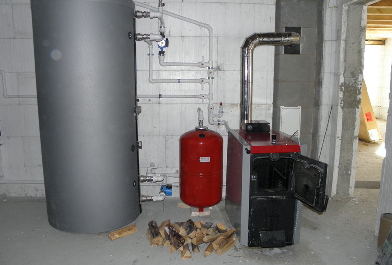 Отопление дачи, часть третья: справится ли твёрдотопливный котёл?