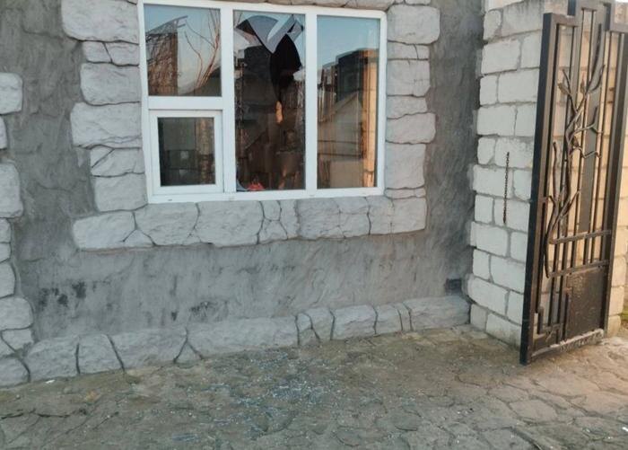 Вольер пострадал от дрона ВСУ. Фото © Telegram / Евгений Балицкий