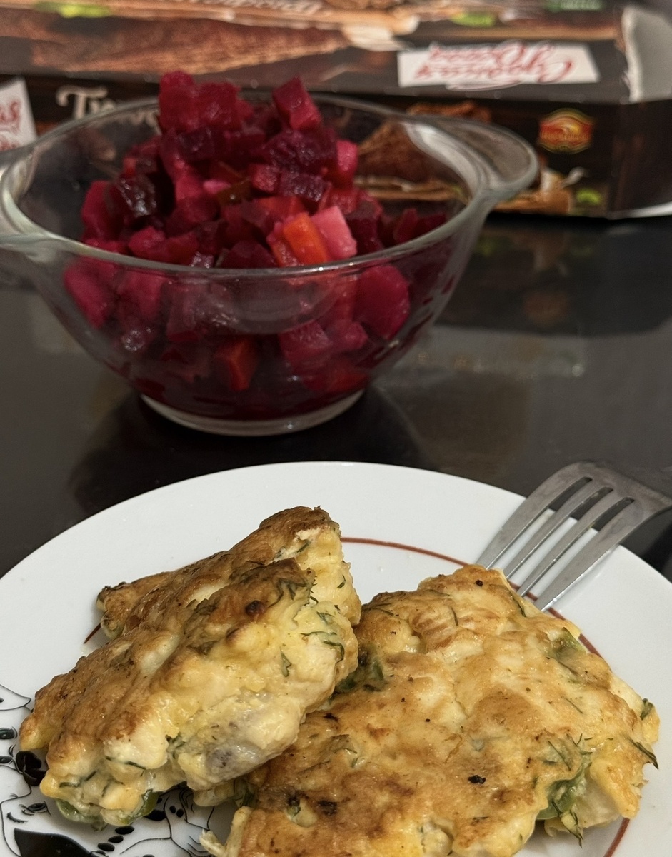 ем красную свеклу в винегрете, очень помогает, когда кишечник "ленится"