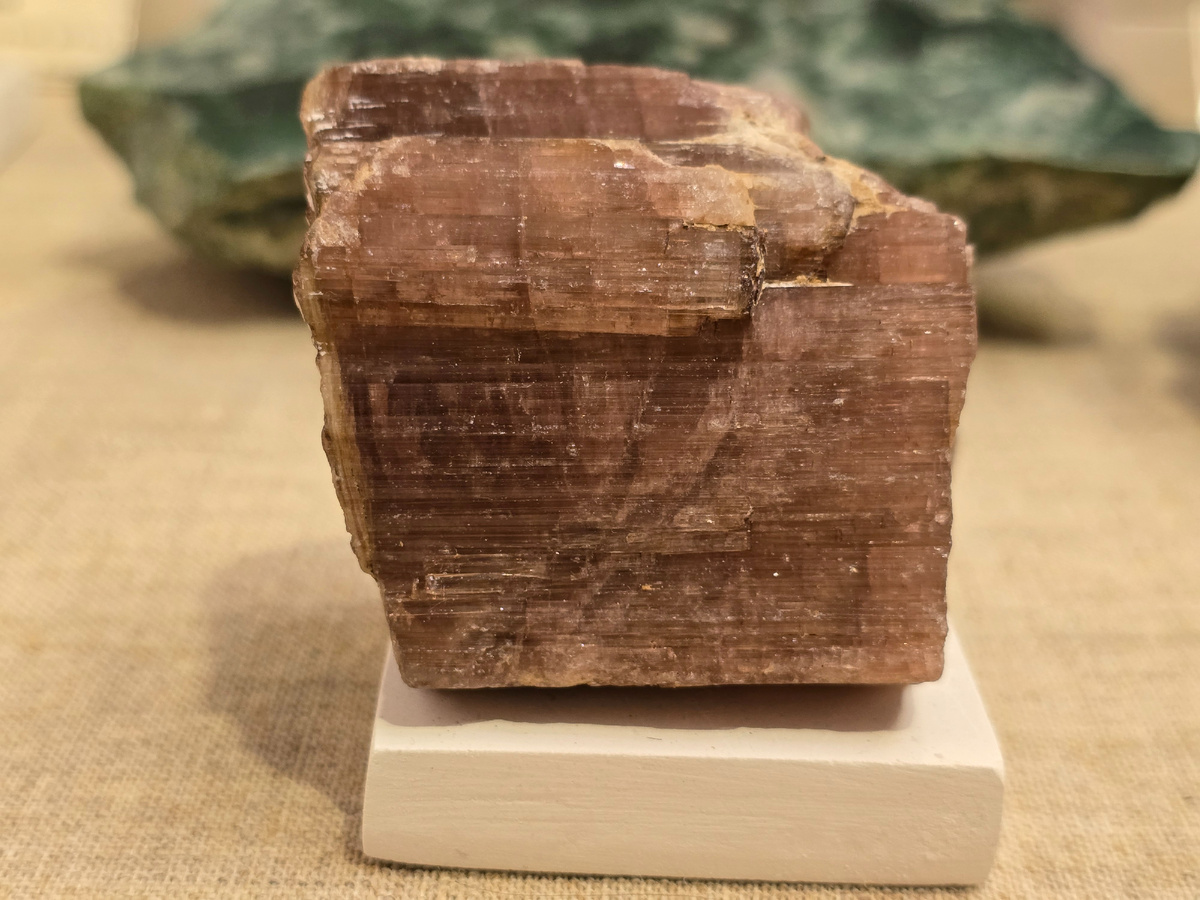 Турмалин розовый (рубеллит)
