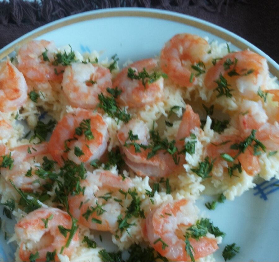 Ананасы с креветками. Фото автора