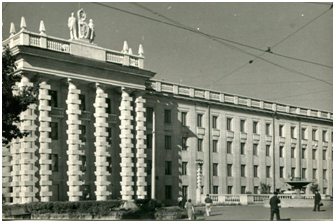Здание института "Гипровостокнефть" на Красноармейской площади. Фото из открытых источников в интернете.