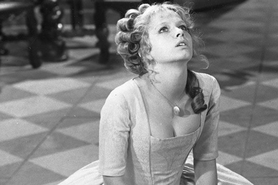 Кадр из фильма «Юность Петра»