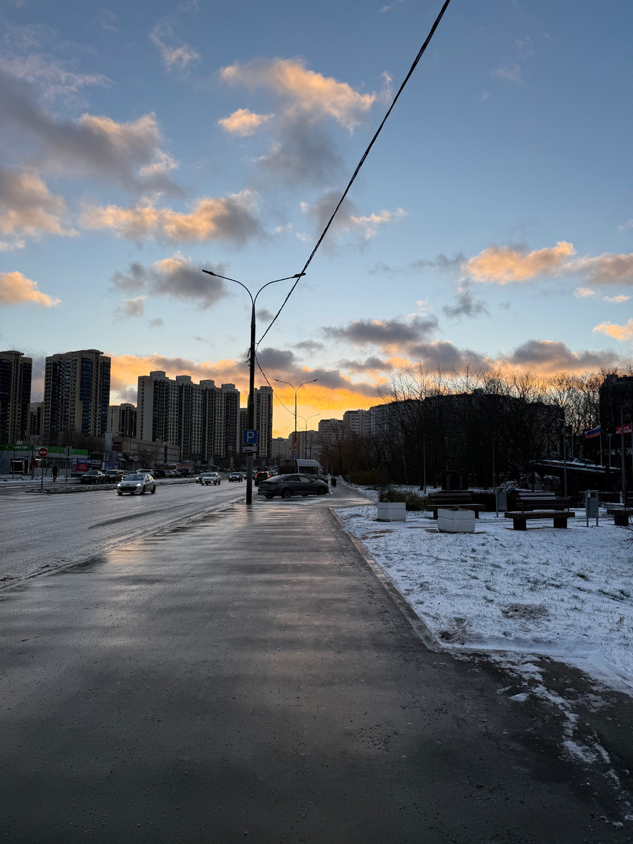 Холодно, ветрено, зато небо красивое!