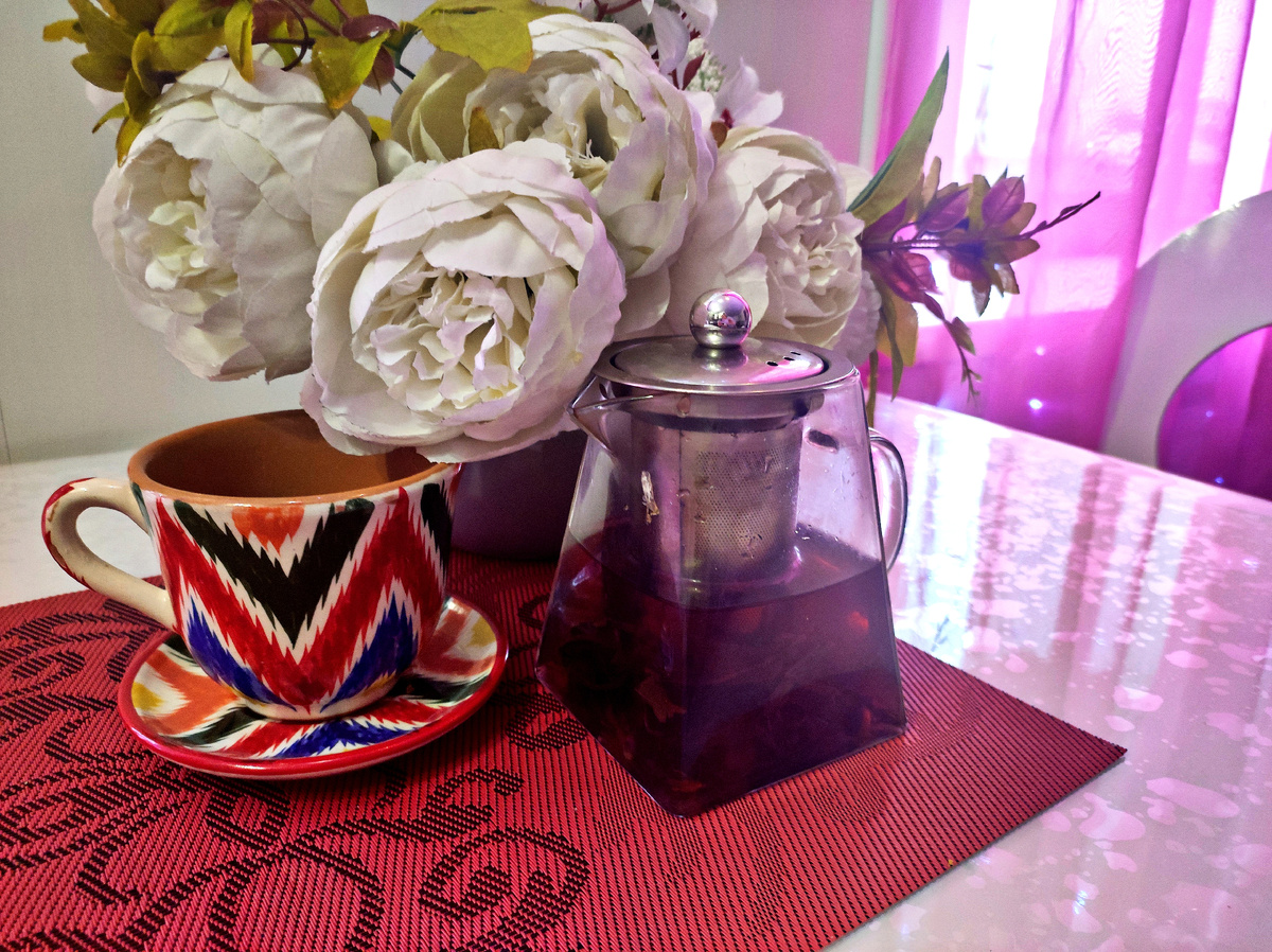 Заварила чай 