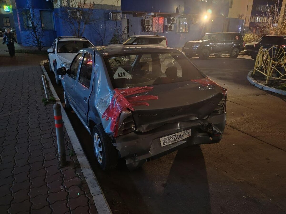   Разбитый автомобиль