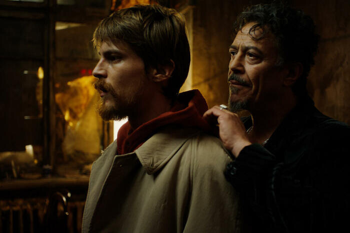 Борис Хвошнянский в роли Тени.