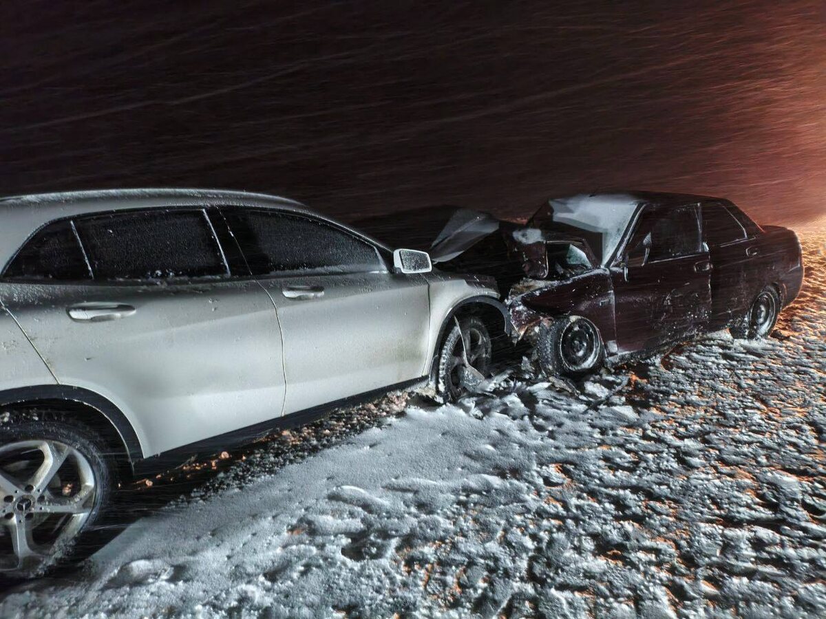   Лоб в лоб: Женщина-пассажир погибла в ДТП на трассе Оренбург - Самара